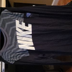 Nike long sleeve shirt size Large new with tags